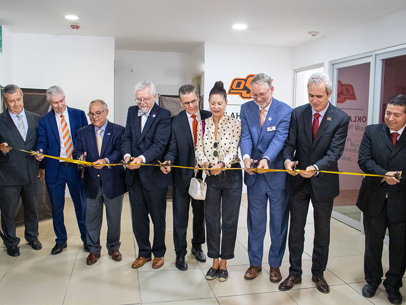 OSU and UPAEP representatives opening the OSU-Mexico Office. 