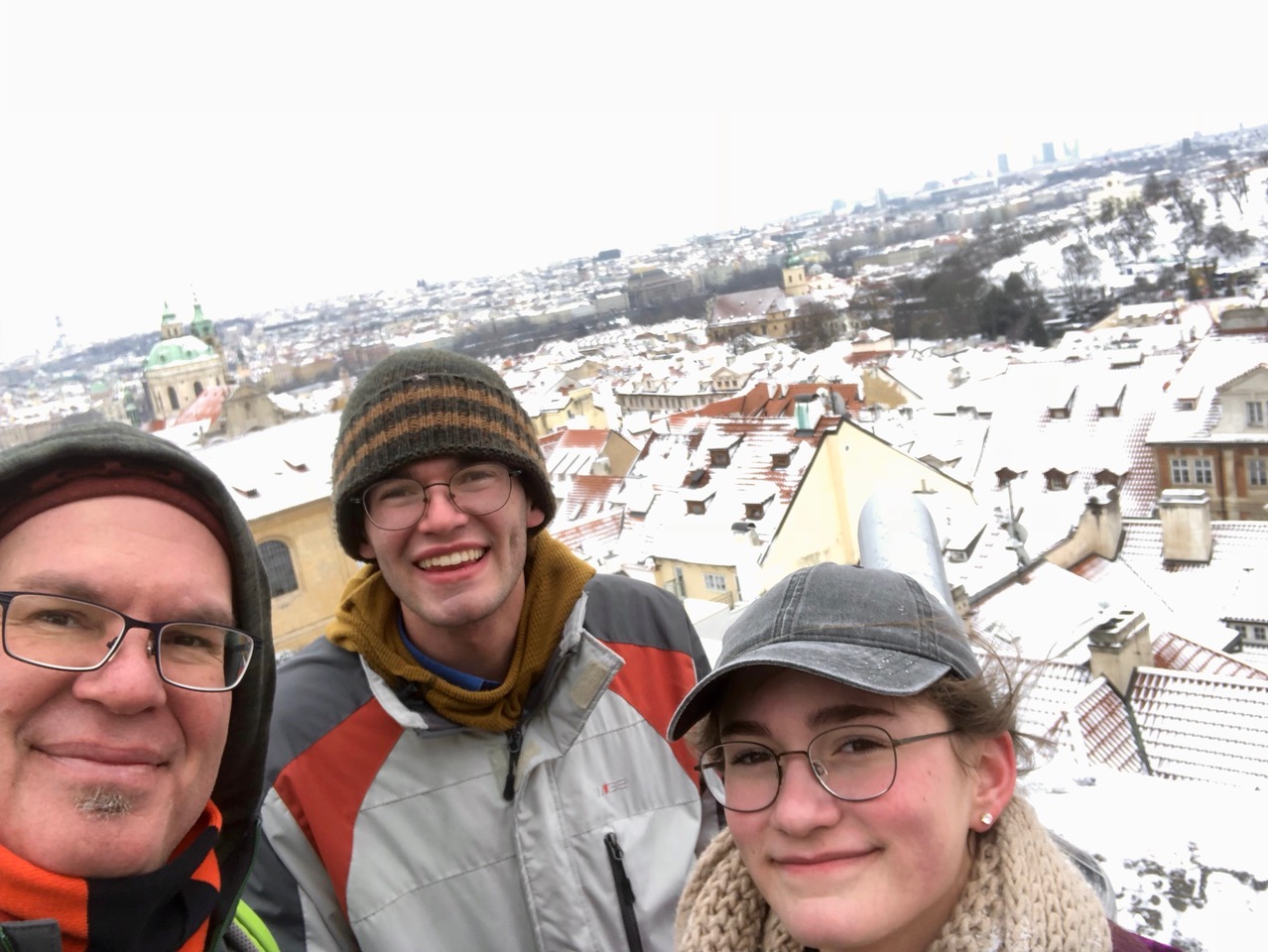 parent_with_student_abroad.jpg student with family abroad